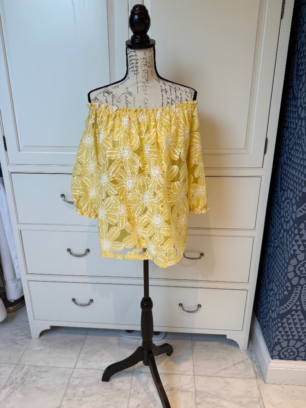 Sweet Rain summer top size medium